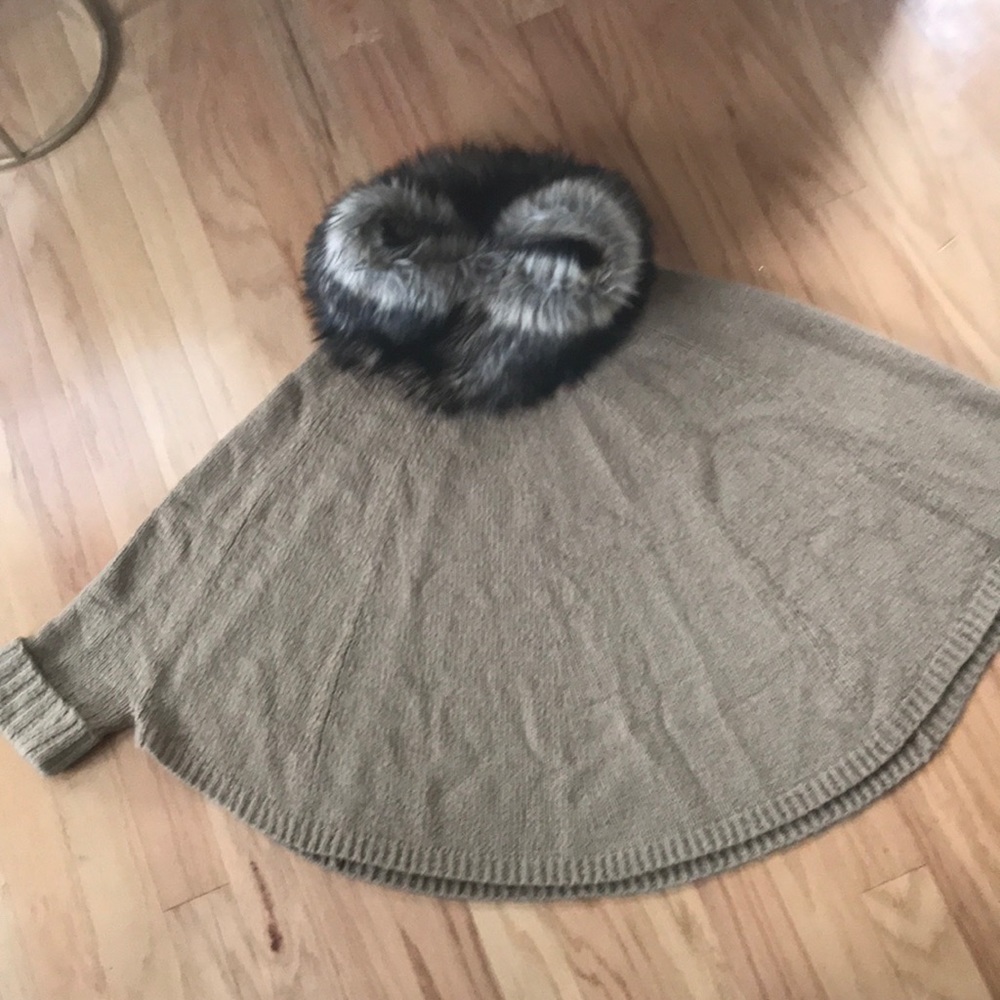 Michael Kors cape w/ fur collar